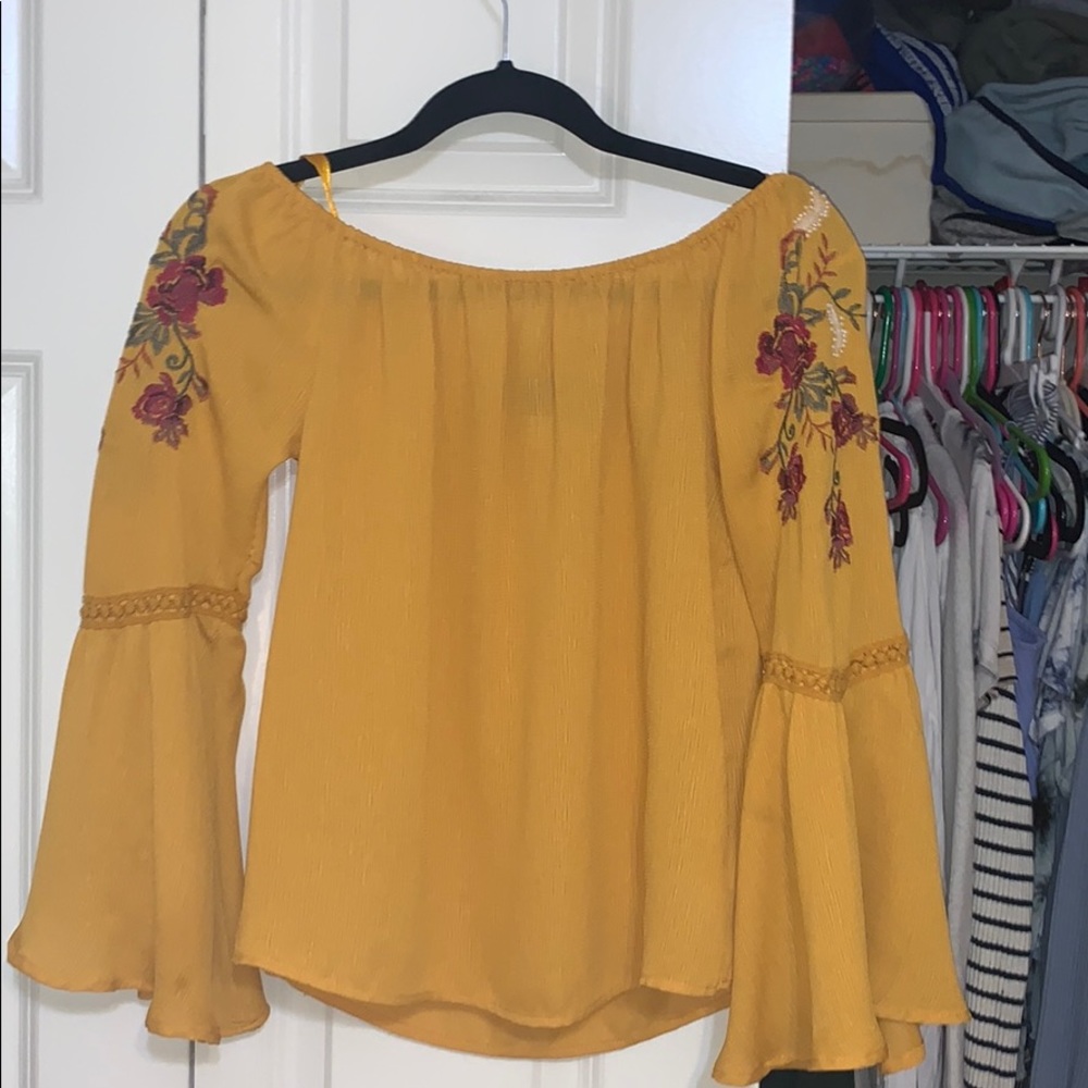 Size XS long sleeve blouse Francescas